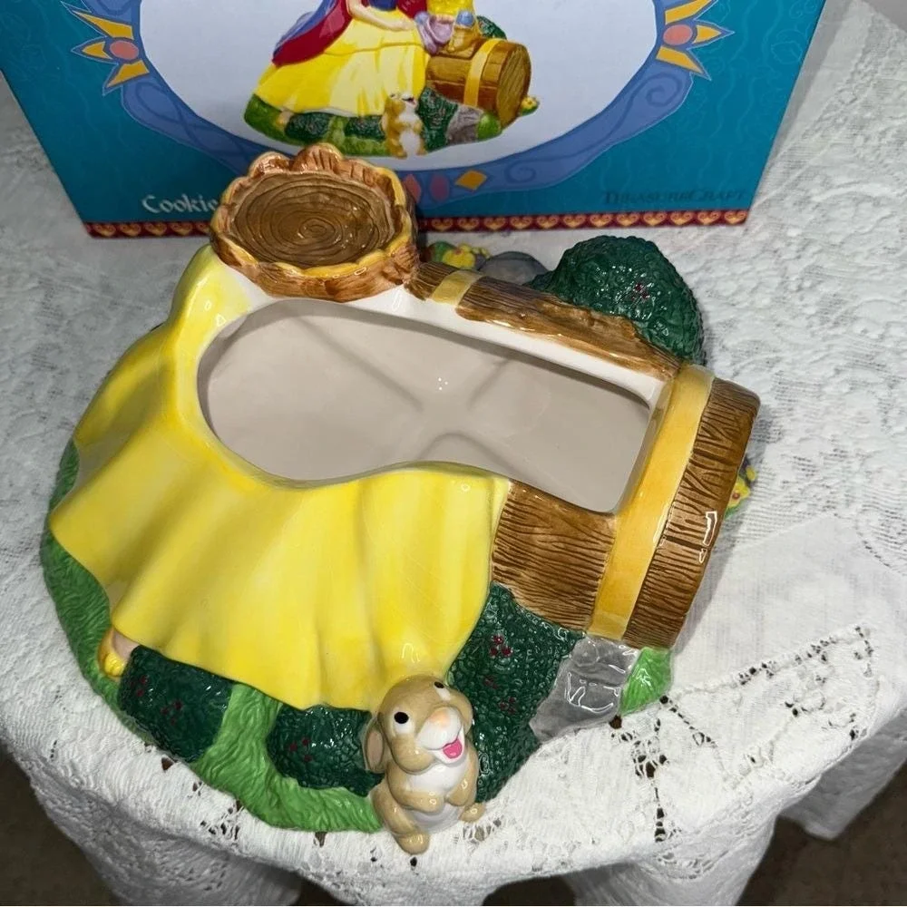RARE Vintage Disney Treasure Craft Snow White kissing Dopey‎ Cookie Jar w/box